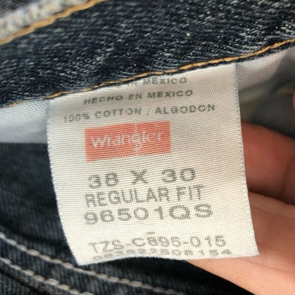 Wrangler Mens Jeans 38x30 Regular Fit Blue Dark Denim Cotton Straight Leg Casual - Picture 3 of 16
